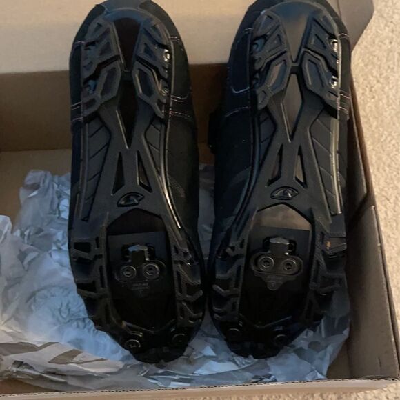 Giro Cycling Shoes With Clips New size 7.5 womens - Picture 4 of 4